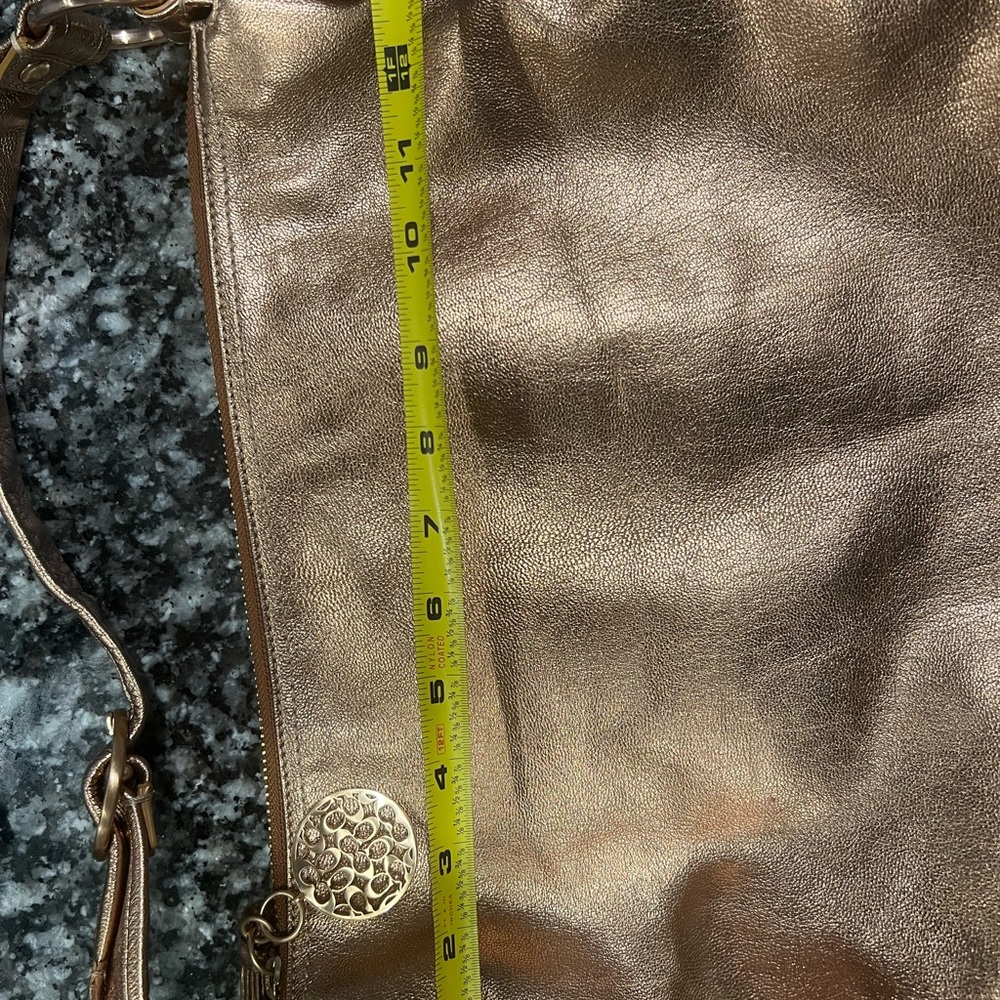 ❤️❤️❤️💕Coach Allie Leather Gold Shoulder Bag❤️❤️♥️💕 - Picture 16 of 16